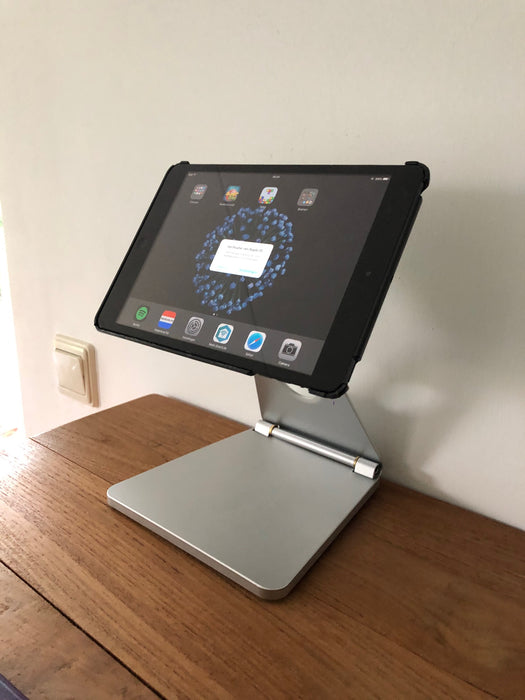 Íróasztal, szekrény és fali tartó iPad Minihez