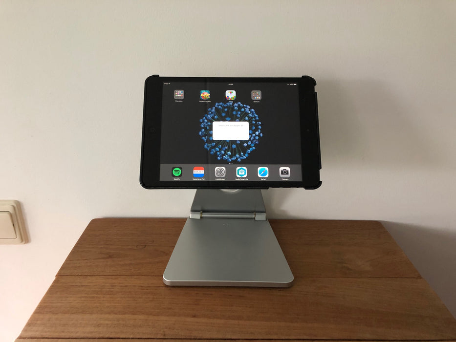 Íróasztal, szekrény és fali tartó iPad Minihez