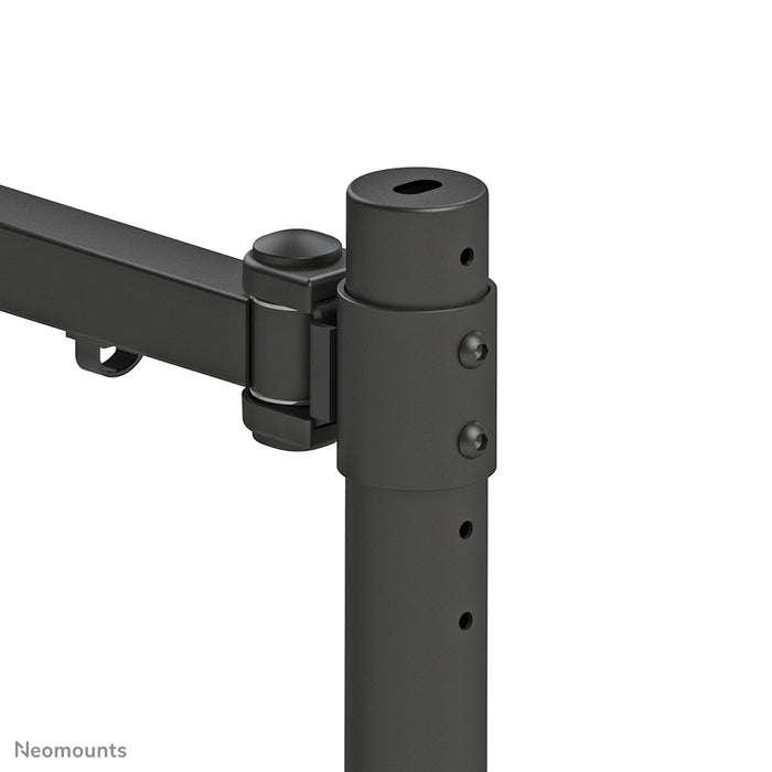 A Neomounts FPMA-D960 feketePLUS egy asztali tartó három forgásponttal legfeljebb 49 hüvelykes (124 cm) ívelt képernyőkhöz.