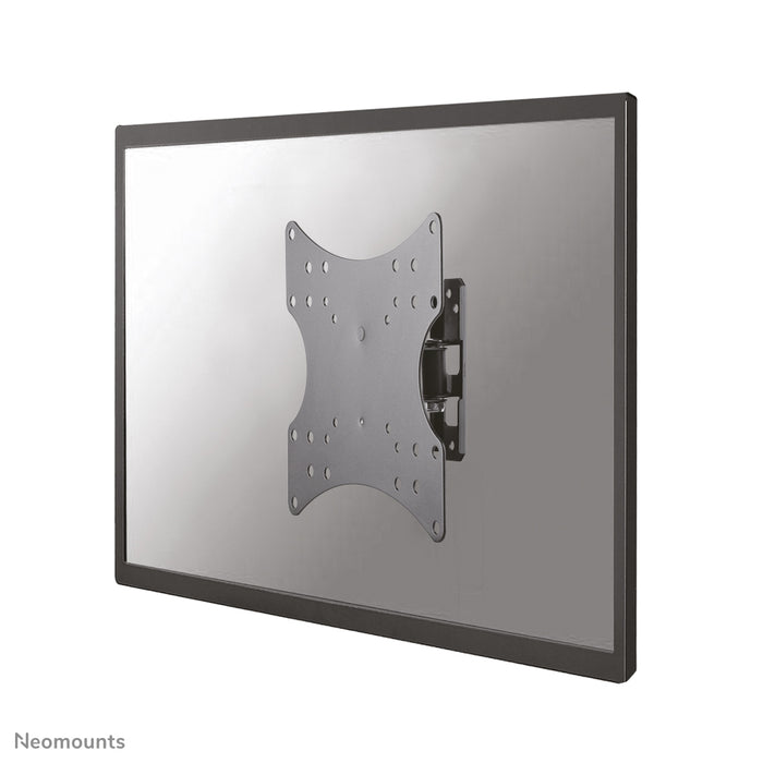 A Neomounts FPMA-W115 fekete egy dönthető és forgatható fali tartó flat screenekhez akár 40 hüvelykig (102 cm).