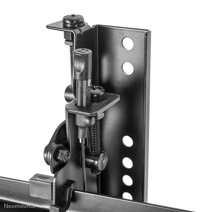A Neomounts LED-VW500 fekete egy sík video wall fali tartó akár 75 hüvelykes (191 cm) képernyőkhöz.