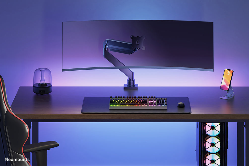 A Neomounts NM-D775 feketePLUS egy gázrugós asztali tartó ívelt monitorokhoz, legfeljebb 49 hüvelykes (124 cm) - Fekete