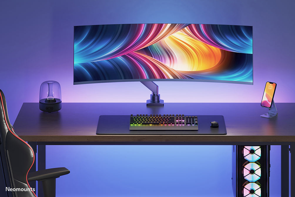 A Neomounts NM-D775 feketePLUS egy gázrugós asztali tartó ívelt monitorokhoz, legfeljebb 49 hüvelykes (124 cm) - Fekete