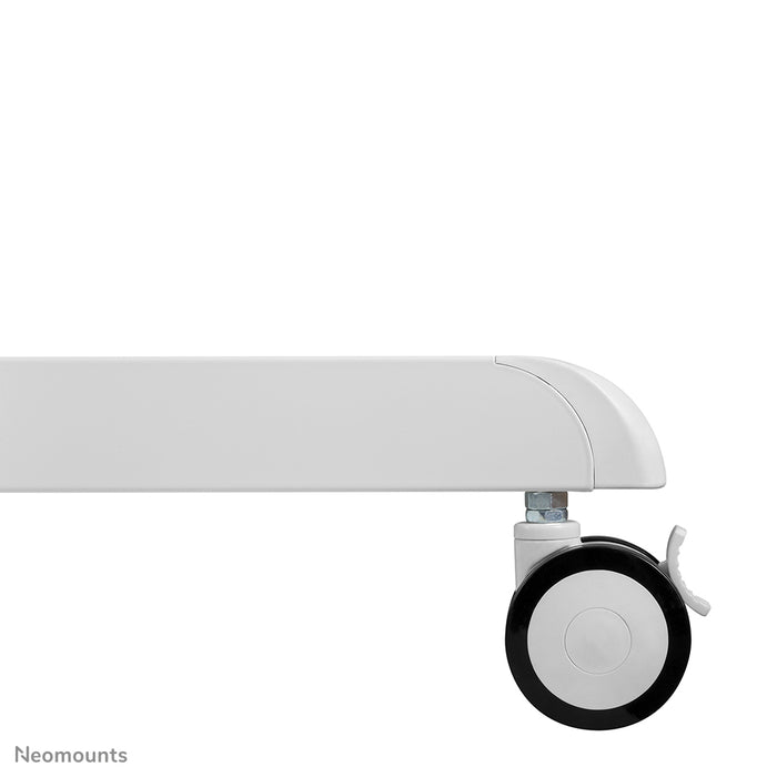 A Neomounts NS-M1250 fehér gurulós bútor lapos képernyős TV-khez 70 hüvelykig (178 cm). Tartalmaz laptop tartót - Fehér