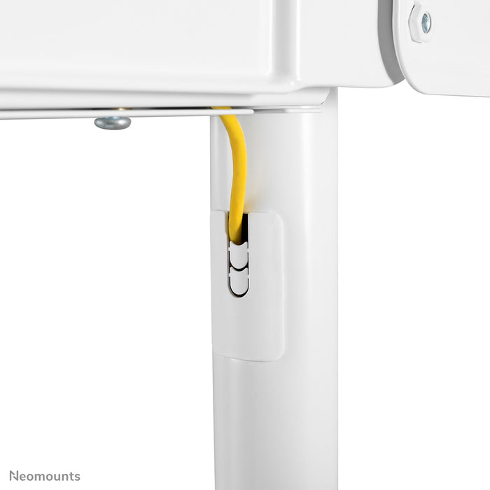 A Neomounts NS-M1250 fehér gurulós bútor lapos képernyős TV-khez 70 hüvelykig (178 cm). Tartalmaz laptop tartót - Fehér